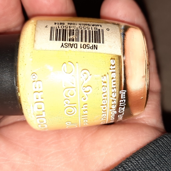 Nail care bundle. 4 items. 3 polishes& 1 set of black marble w/gold Nail wraps - Picture 4 of 6